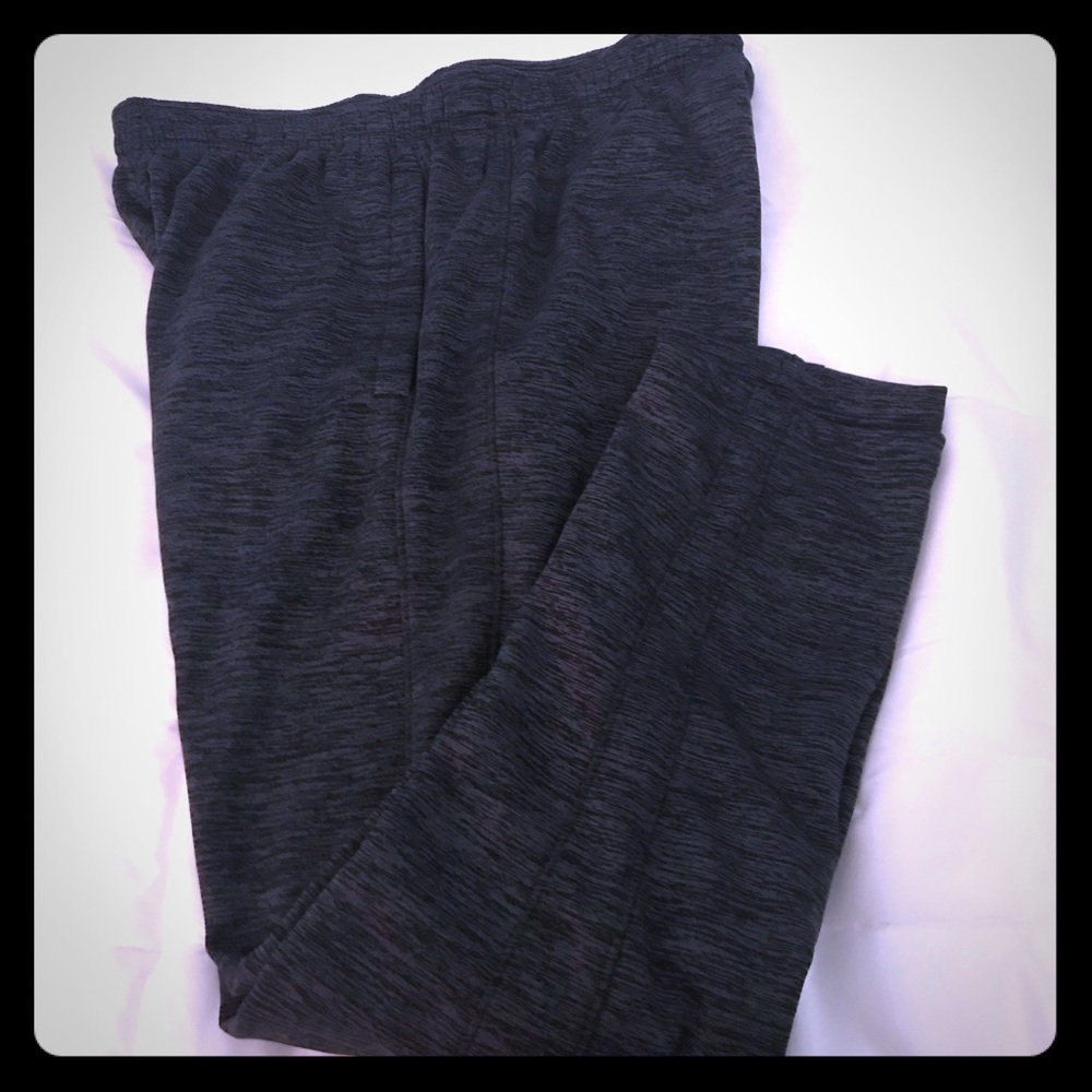 Men’s under armour sweatpants.
